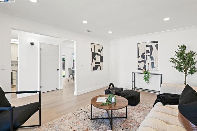 6852 Massey Ct, Pleasanton, CA 94588