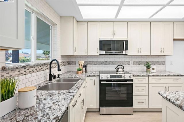 6852 Massey Ct, Pleasanton, CA 94588