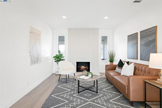 6852 Massey Ct, Pleasanton, CA 94588