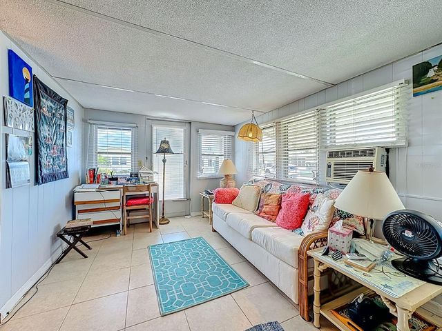 411 TROPIC DRIVE W, Palmetto, FL 34221