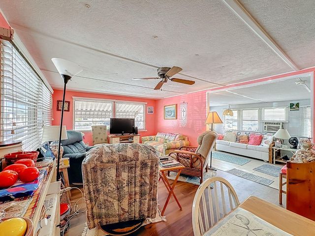 411 TROPIC DRIVE W, Palmetto, FL 34221