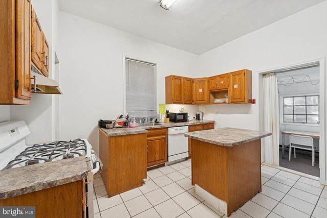 320 S 42ND ST, Philadelphia, PA 19104