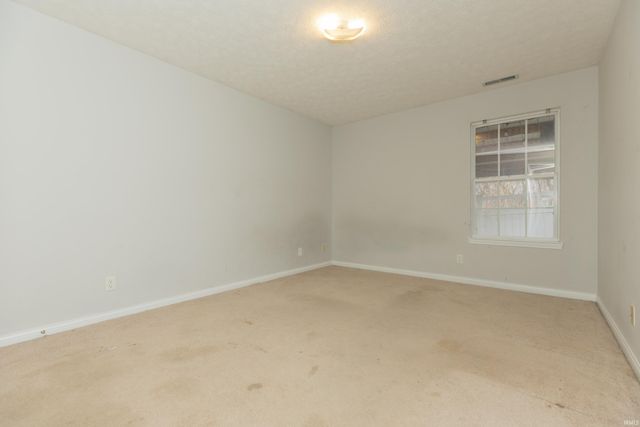 10008 Clippinger Road, Evansville, IN 47725