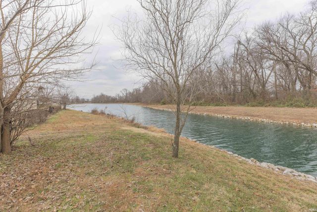 10008 Clippinger Road, Evansville, IN 47725