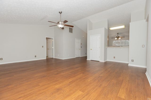 10008 Clippinger Road, Evansville, IN 47725