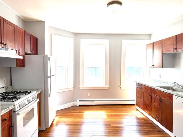 43 Dow St 1, Salem, MA 01970