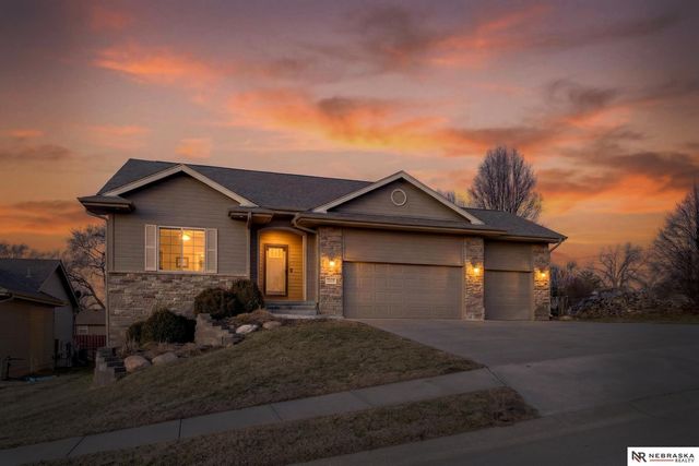 2542 N 137th Street, Omaha, NE 68164