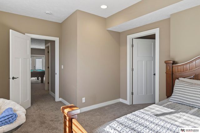 2542 N 137th Street, Omaha, NE 68164