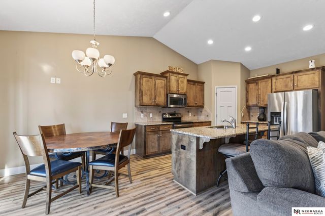 2542 N 137th Street, Omaha, NE 68164