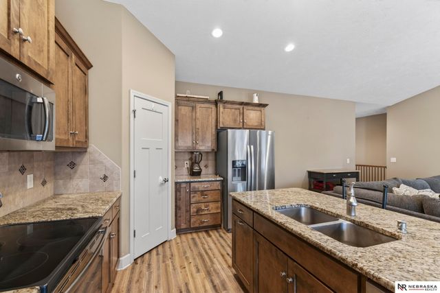 2542 N 137th Street, Omaha, NE 68164