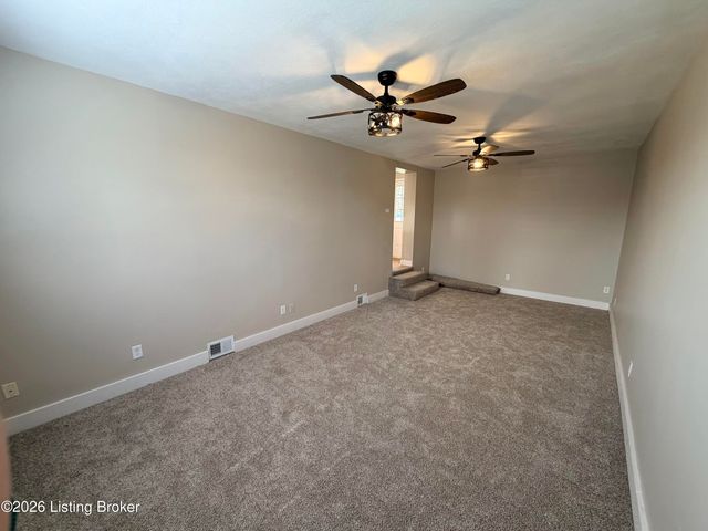 6413 South Dr, Louisville, KY 40272