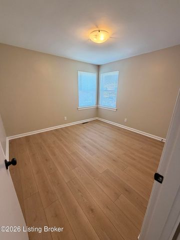 6413 South Dr, Louisville, KY 40272