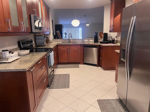 1852 Andromeda Ln, Weston, FL 33327