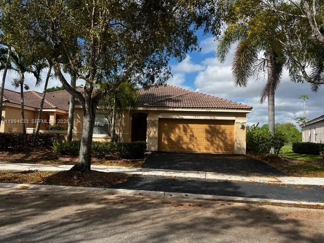 1852 Andromeda Ln, Weston, FL 33327