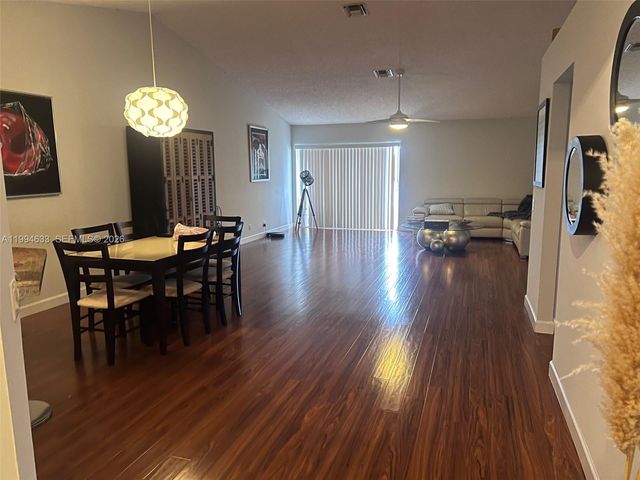 1852 Andromeda Ln, Weston, FL 33327