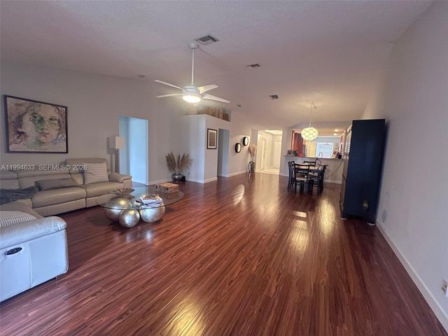 1852 Andromeda Ln, Weston, FL 33327