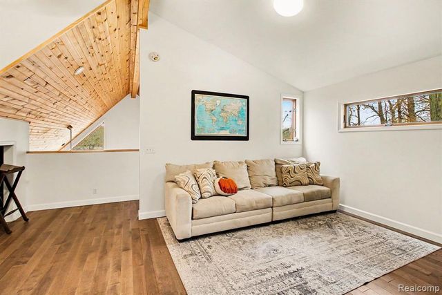 4375 Skinner Lake Road, Lapeer, MI 48446