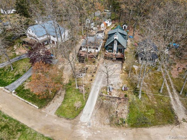 4375 Skinner Lake Road, Lapeer, MI 48446