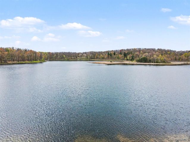 4375 Skinner Lake Road, Lapeer, MI 48446
