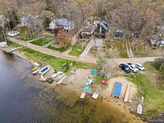 4375 Skinner Lake Road, Lapeer, MI 48446