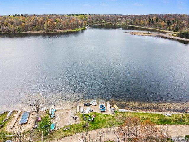 4375 Skinner Lake Road, Lapeer, MI 48446