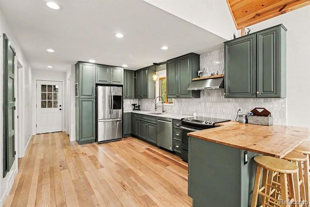4375 Skinner Lake Road, Lapeer, MI 48446