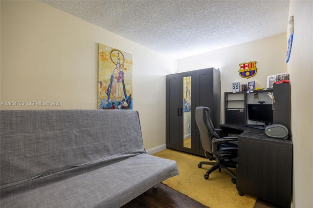 9365 Fontainebleau Blvd E205, Miami, FL 33172