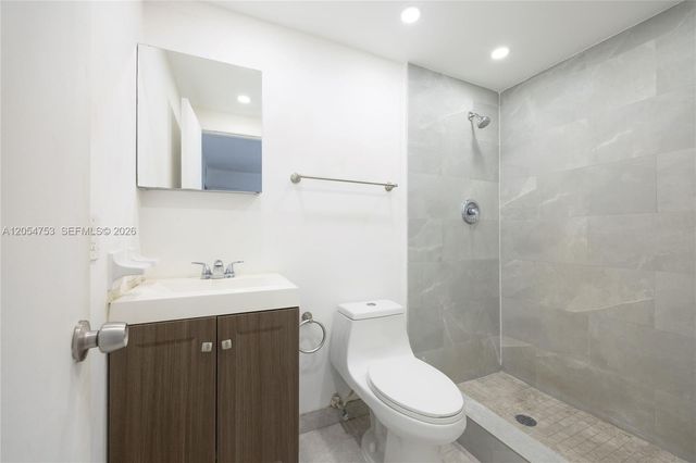 9365 Fontainebleau Blvd E205, Miami, FL 33172