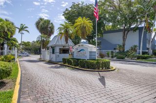 9365 Fontainebleau Blvd E205, Miami, FL 33172