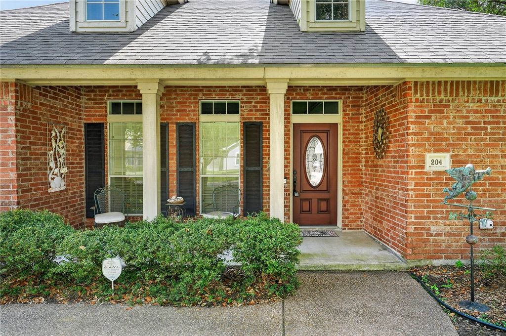 204 Champions Dr, Rockport, TX 78382 — photo 3