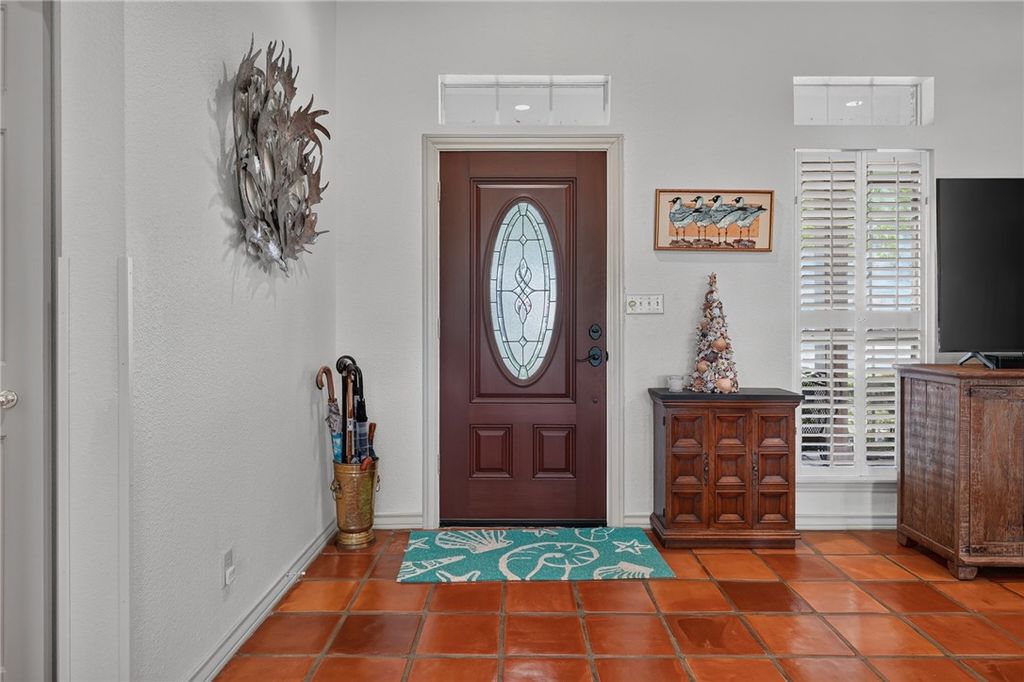 204 Champions Dr, Rockport, TX 78382 — photo 4