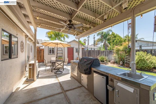 42657 Newport Dr, Fremont, CA 94538