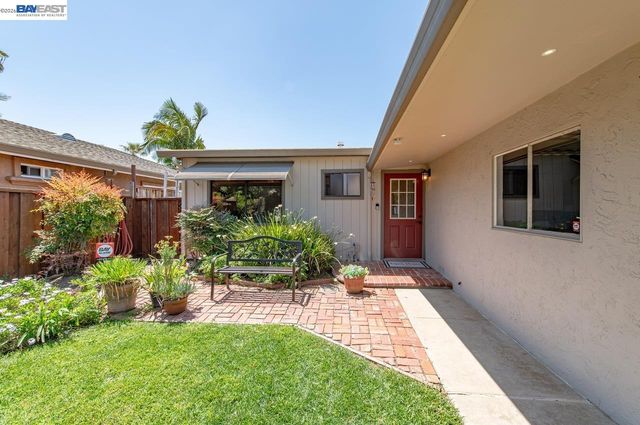 42657 Newport Dr, Fremont, CA 94538
