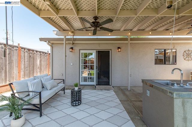 42657 Newport Dr, Fremont, CA 94538