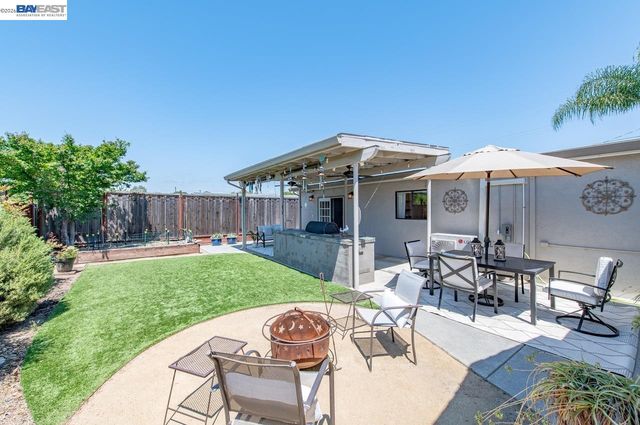 42657 Newport Dr, Fremont, CA 94538