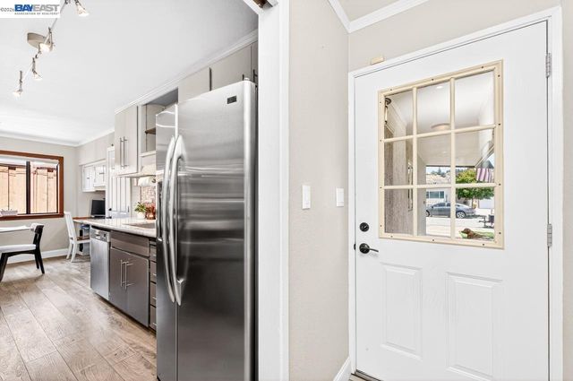 42657 Newport Dr, Fremont, CA 94538