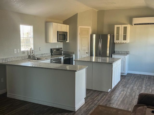 420 Sky Harbor, Mountain Home, TX 78058