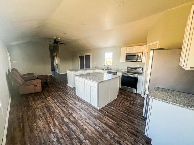 420 Sky Harbor, Mountain Home, TX 78058