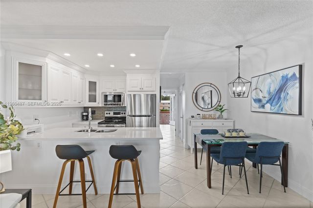 815 SW 11th Ave 18G, Hallandale Beach, FL 33009