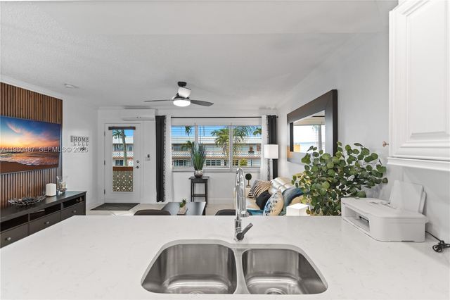 815 SW 11th Ave 18G, Hallandale Beach, FL 33009