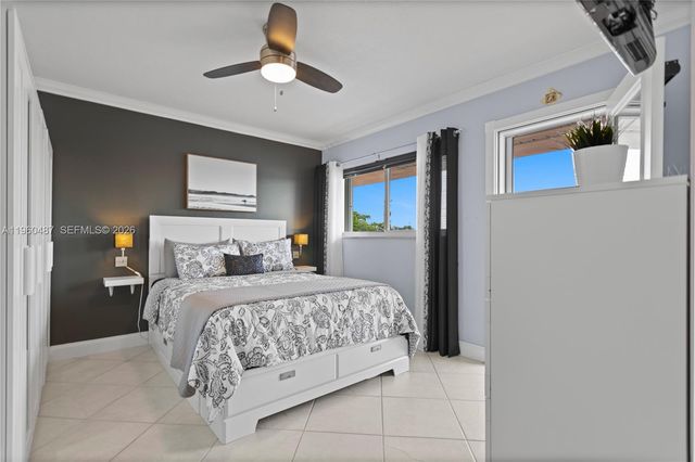 815 SW 11th Ave 18G, Hallandale Beach, FL 33009