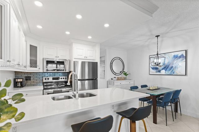 815 SW 11th Ave 18G, Hallandale Beach, FL 33009