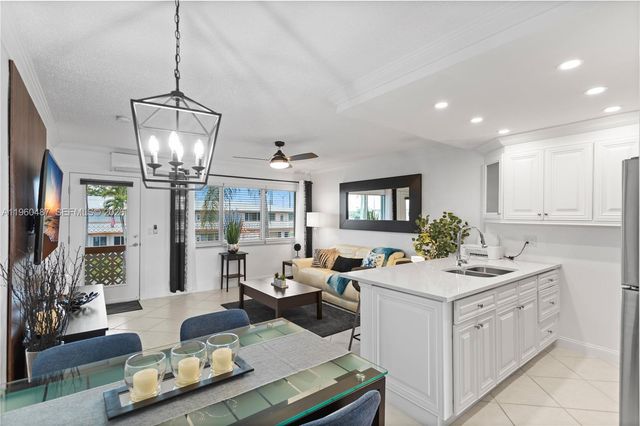 815 SW 11th Ave 18G, Hallandale Beach, FL 33009