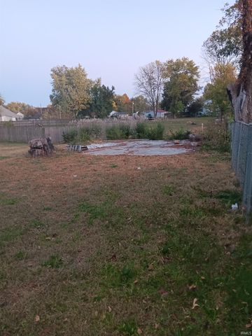 317 W Alton Street, Bicknell, IN 47512