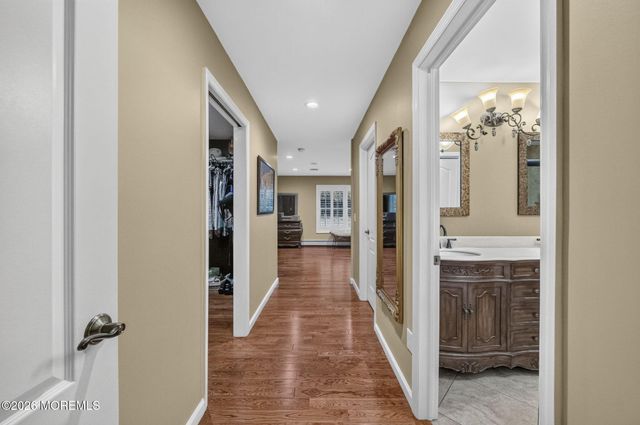 7 Darien Court, Colts Neck, NJ 07722