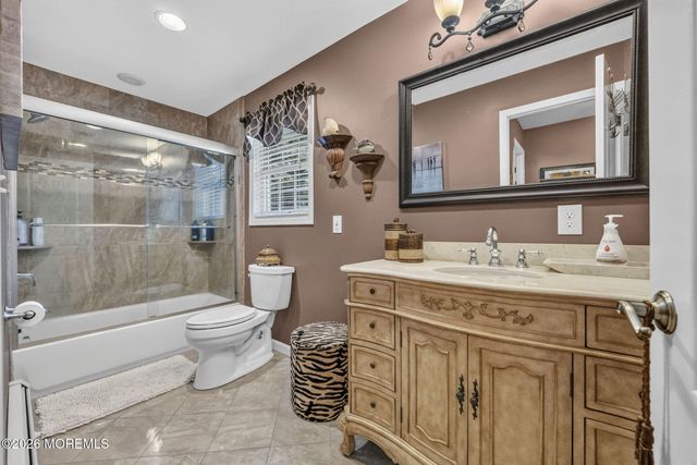 7 Darien Court, Colts Neck, NJ 07722