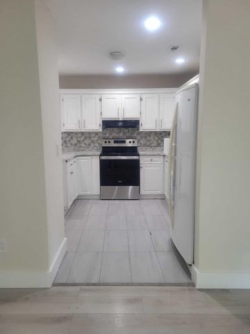5337 NW 5th Street, Delray Beach, FL 33445