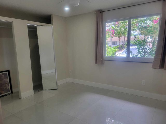 5337 NW 5th Street, Delray Beach, FL 33445