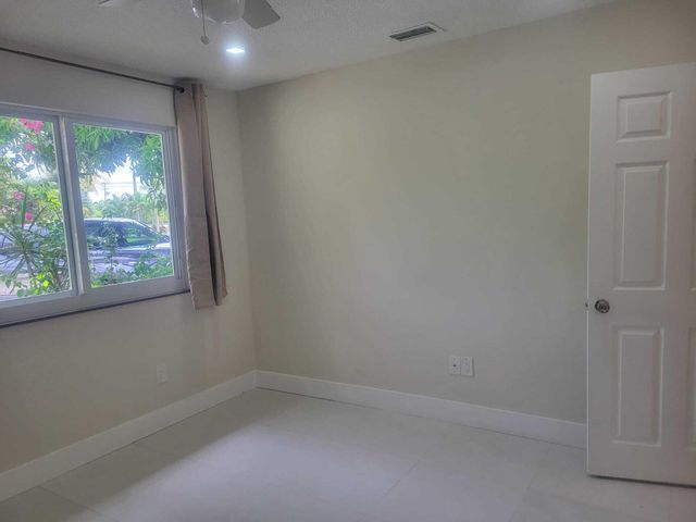 5337 NW 5th Street, Delray Beach, FL 33445