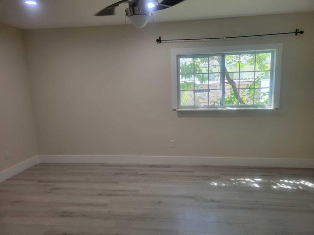 5337 NW 5th Street, Delray Beach, FL 33445